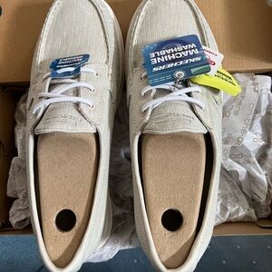Sketchers on the Go NIB with tags natural color. 9.5